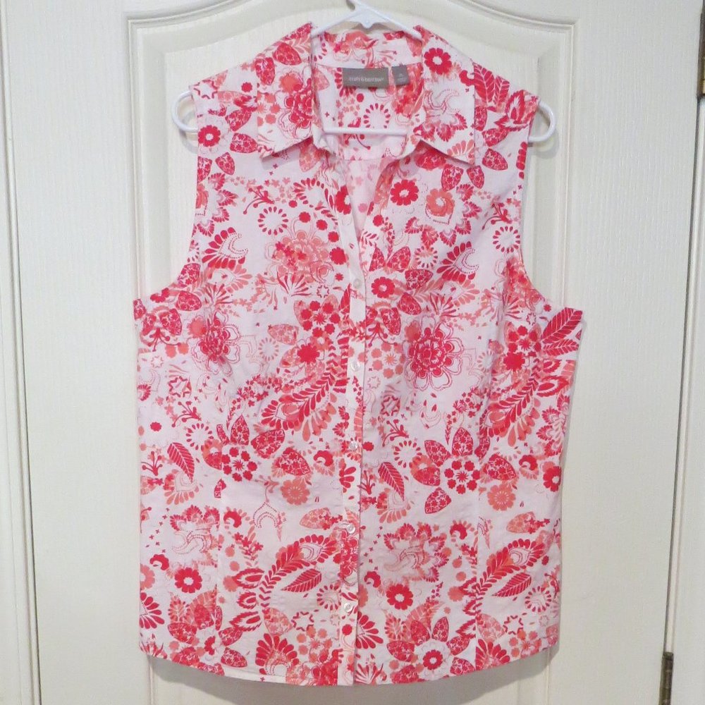 V-Neck styled and Collared Sleeveless Blouse Sz XL